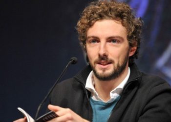 “Ogni volta che il destino ne presenta una è il momento di lasciare fluire la madreperla dentro di sé…”