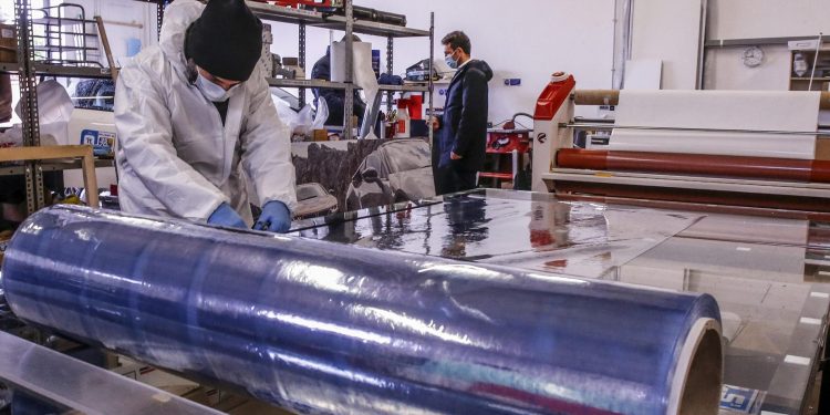 Il rilancio partirà dall’innovazione ma intanto i nuovi contratti di lavoro scendono del 6,5%