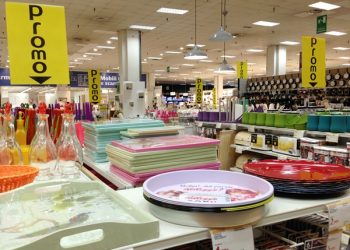 Esi, il commercio al dettaglio traina la risalita