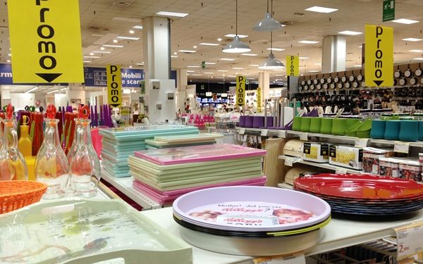 Esi, il commercio al dettaglio traina la risalita