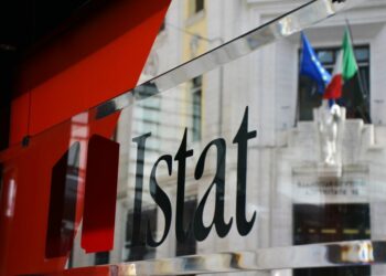 Istat: “Sale il tasso di occupazione”