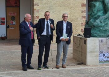 I Rettori delle Università promotrici: da sin. Prof. Edoardo Alesse (Università degli Studi dell'Aquila) Prof. Gian Luca Gregori (Università Politecnica delle Marche), Prof. Maurizio Oliviero (Università degli Studi di Perugia)