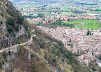 Gubbio (PG), Passeggiata Acquedotto medievale, foto Carbone_Farm Factory - FAI