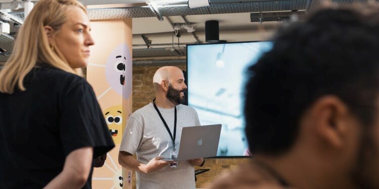 Formazione per lavoratori pubblica amministrazione (Foto pexels di Matheus Bertelli)