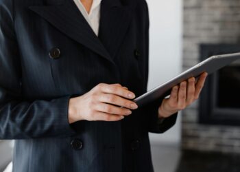 Digitalizzazione e Intelligenza Artificiale (foto Pexels Mart Production)
