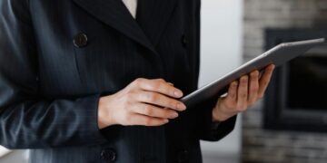 Digitalizzazione e Intelligenza Artificiale (foto Pexels Mart Production)