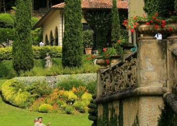 Il giardino di Villa Di Lenno in Lombardia (foto Pexels di Stefano Aliverti)