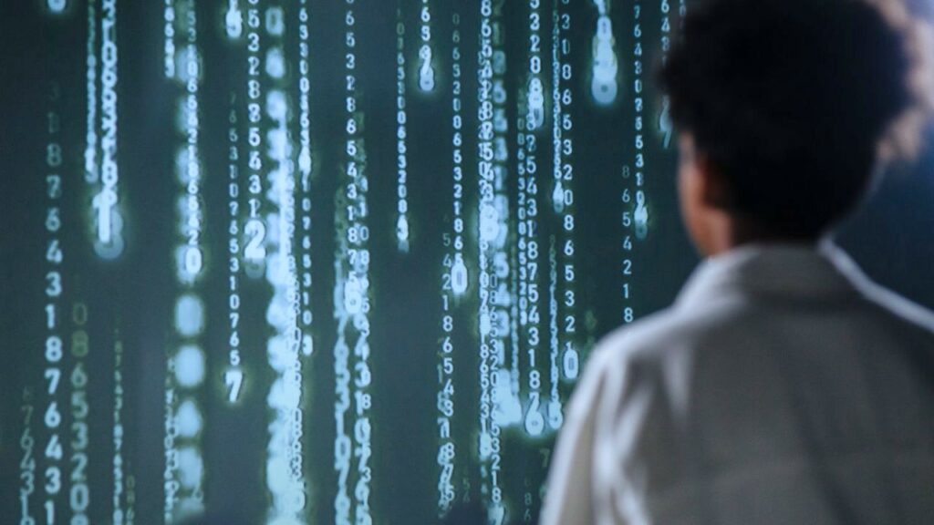 Software AI e cybersicurezza in primo piano (foto pexels Ron Lach)