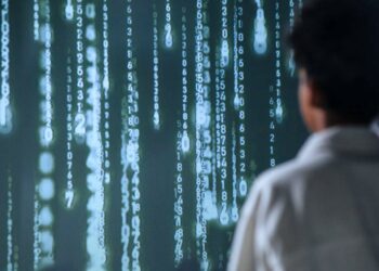 Software AI e cybersicurezza in primo piano (foto pexels Ron Lach)