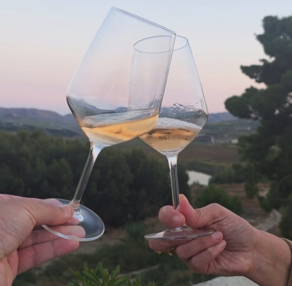 Un brindisi al tramonto (Un'istantanea da "Autunno in cantina" 2026)